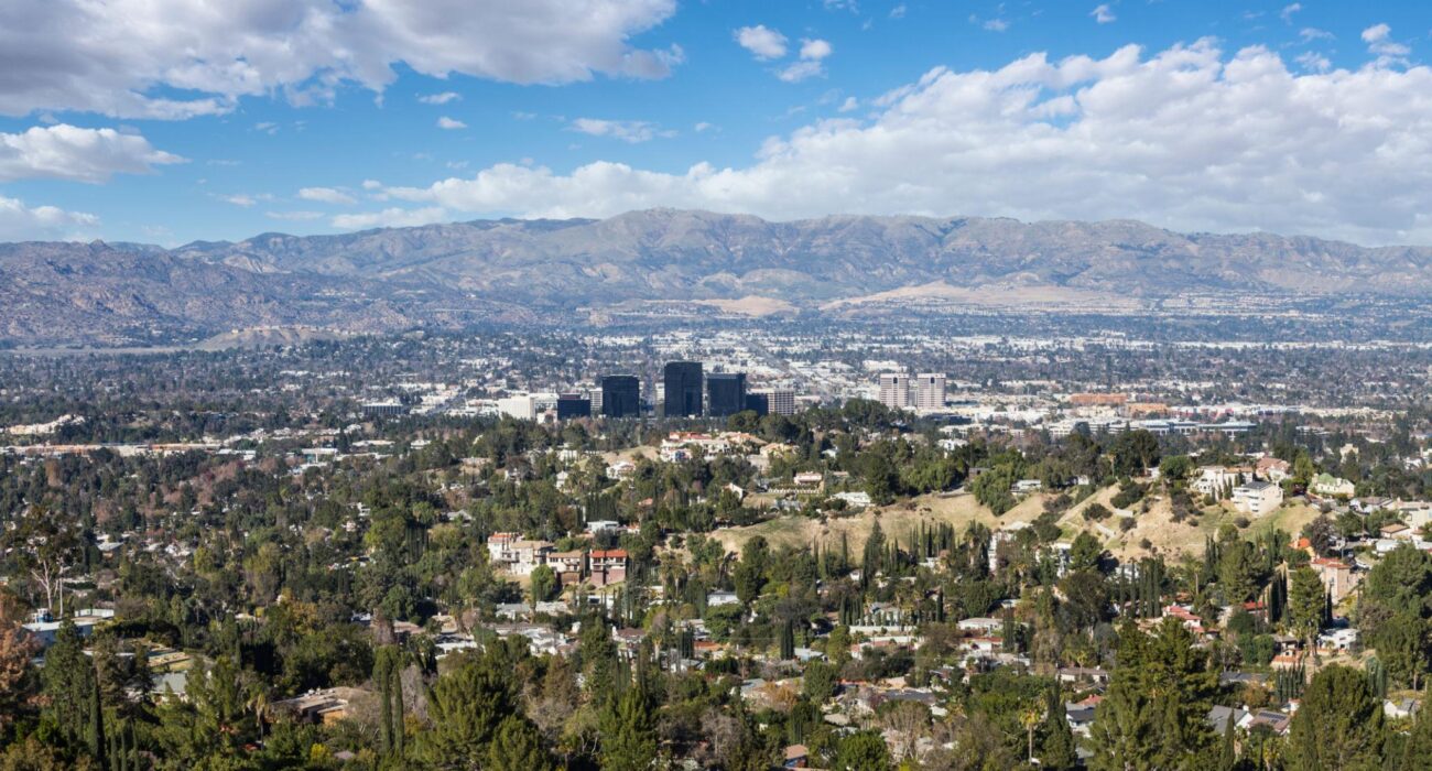 Panoramic view of Woodland Hills and the San Fernando Valley for businesses seeking managed IT services Woodland Hills.